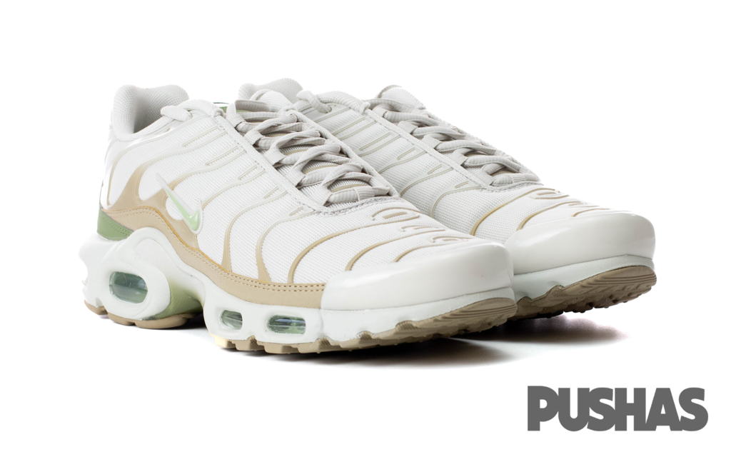 Nike air max sales plus light bone