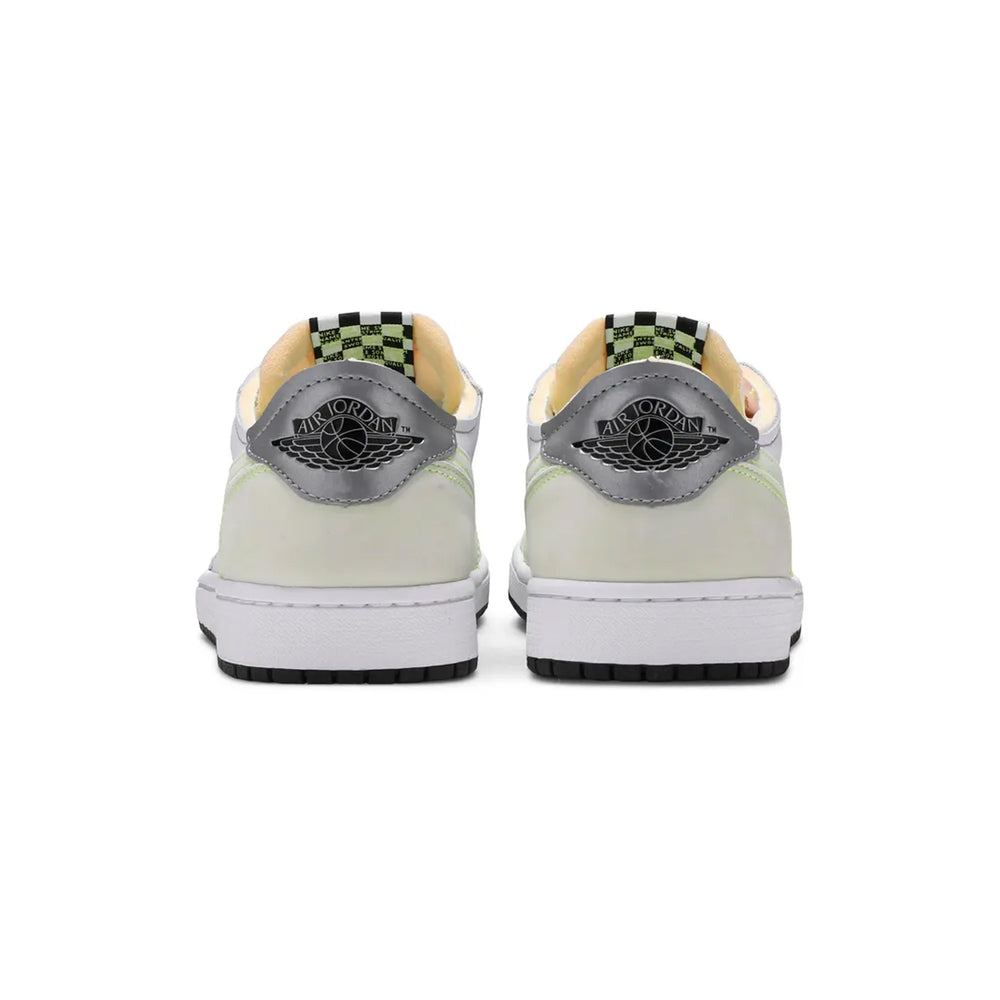 Air-Jordan-1-Low-OG-‘Ghost-Green’-back