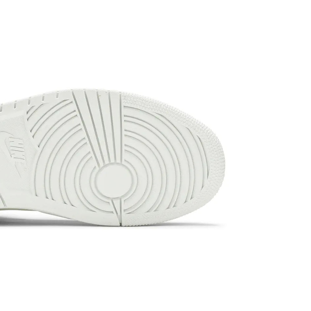 Air-Jordan-1-Mid-LX-‘Off-White-Opti-Yellow’-W-sole-close-up