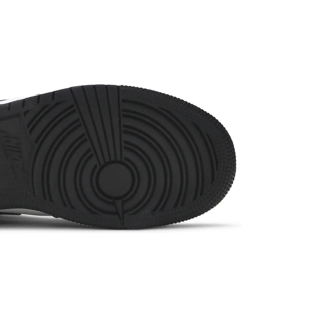 Air-Jordan-1-Mid-‘Carbon-Fiber-All-Star’-GS-sole-close-up