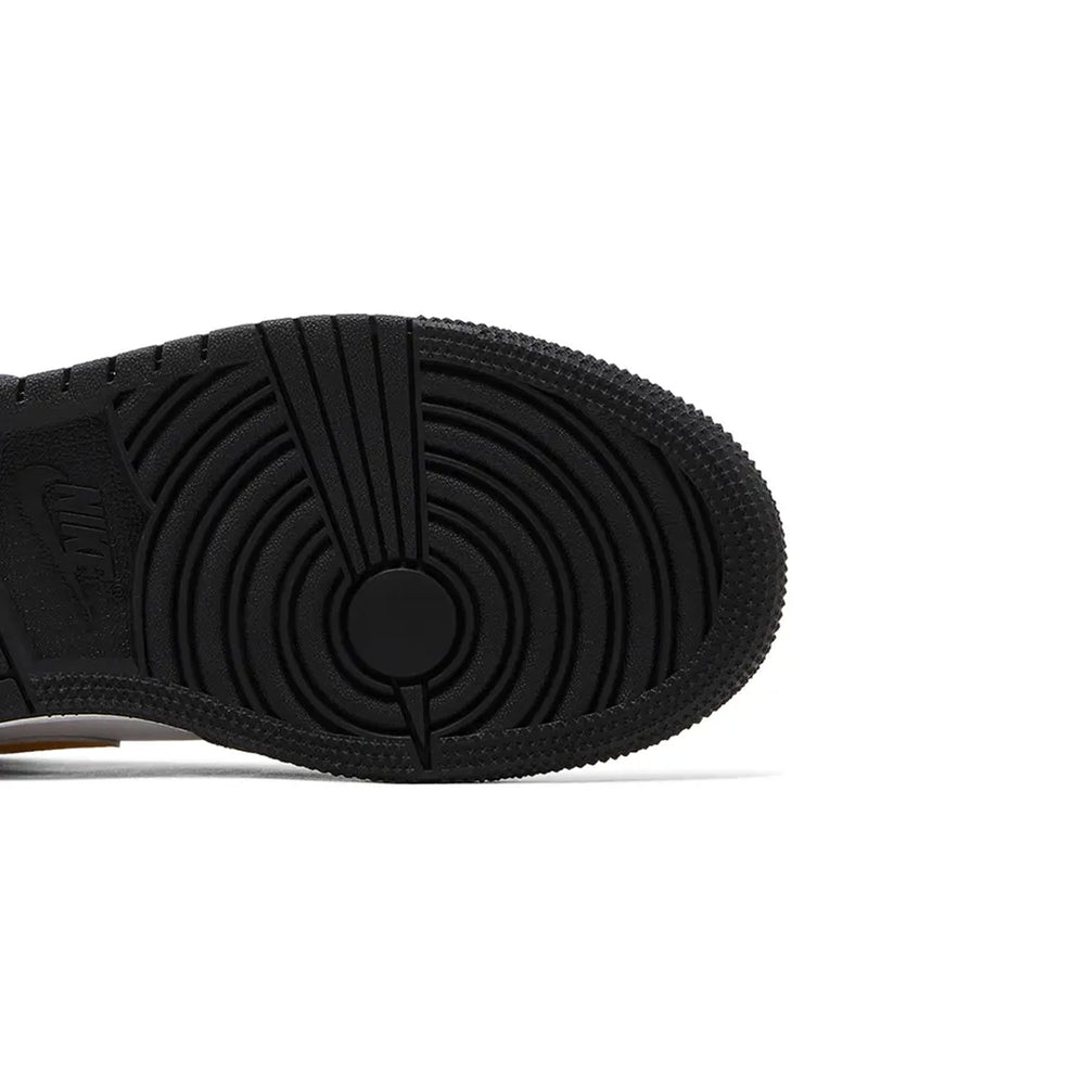 Air-Jordan-1-Mid-‘Pollen-Black’-GS-sole-close-up