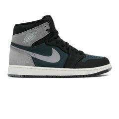 Air-Jordan-1-Retro-High-Element-Gore-Tex-Black-Particle-Grey-2021-1