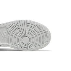 Air-Jordan-1-Retro-High-OG-‘Stage-Haze’-GS-(2022)-sole-close-up