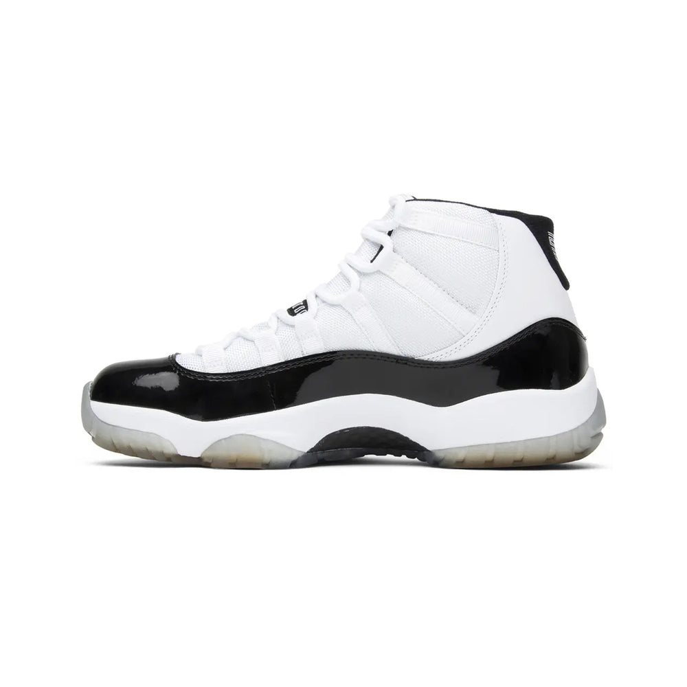 Air-Jordan-11-Retro-_Concord_-_2011_-side-2