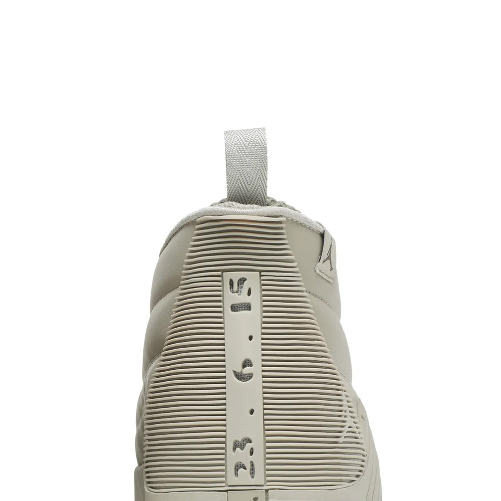 Air-Jordan-15-Retro-x-Billie-Eilish-W-back-close-up