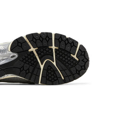 New-Balance-1906L-‘Metallic-Silver’-(2024)-7