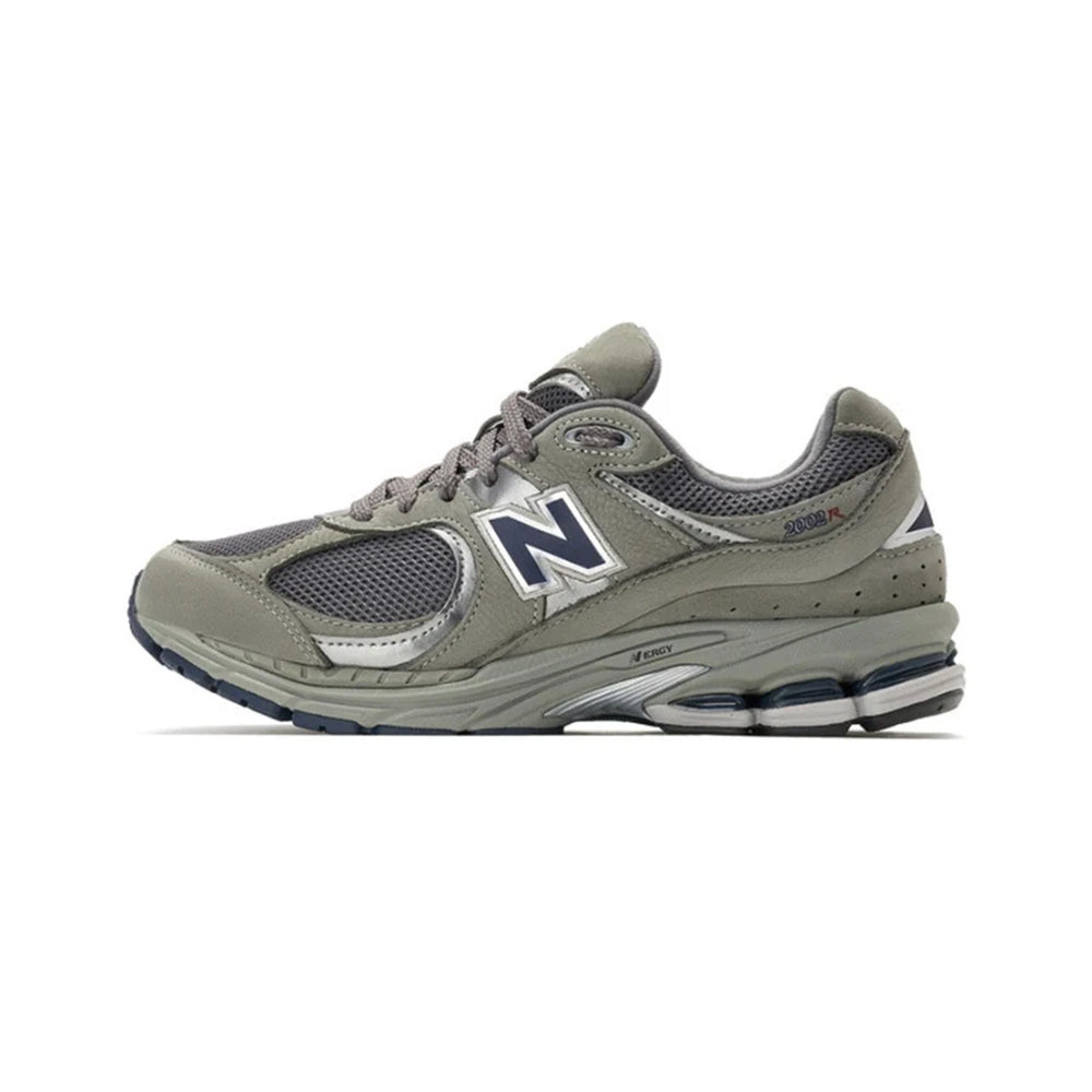 new_balance_2002r_castlerock_gs_3