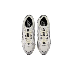 new_balance_204l_silver_metallic_black_2025_5