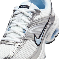 nike_air_max_moto_2k_white_silver_black_hydrogen_blue_womens_2026_8