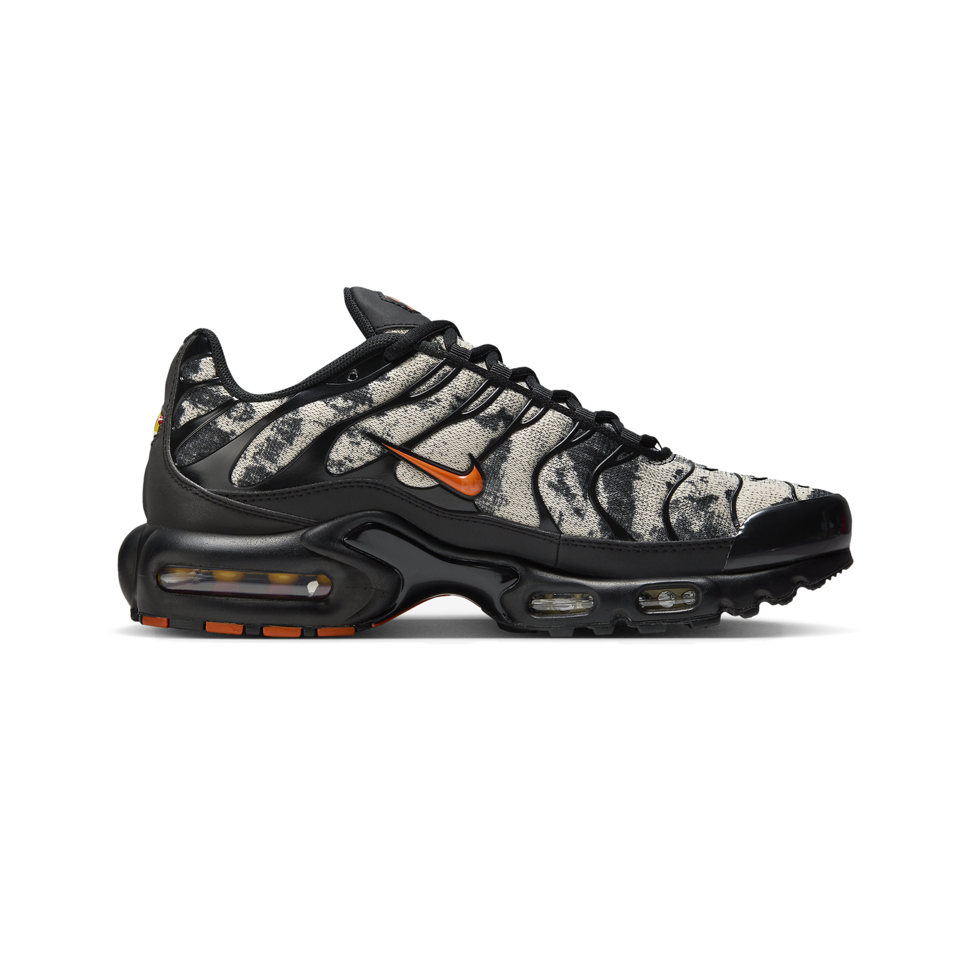Black and camo nike shoes sales