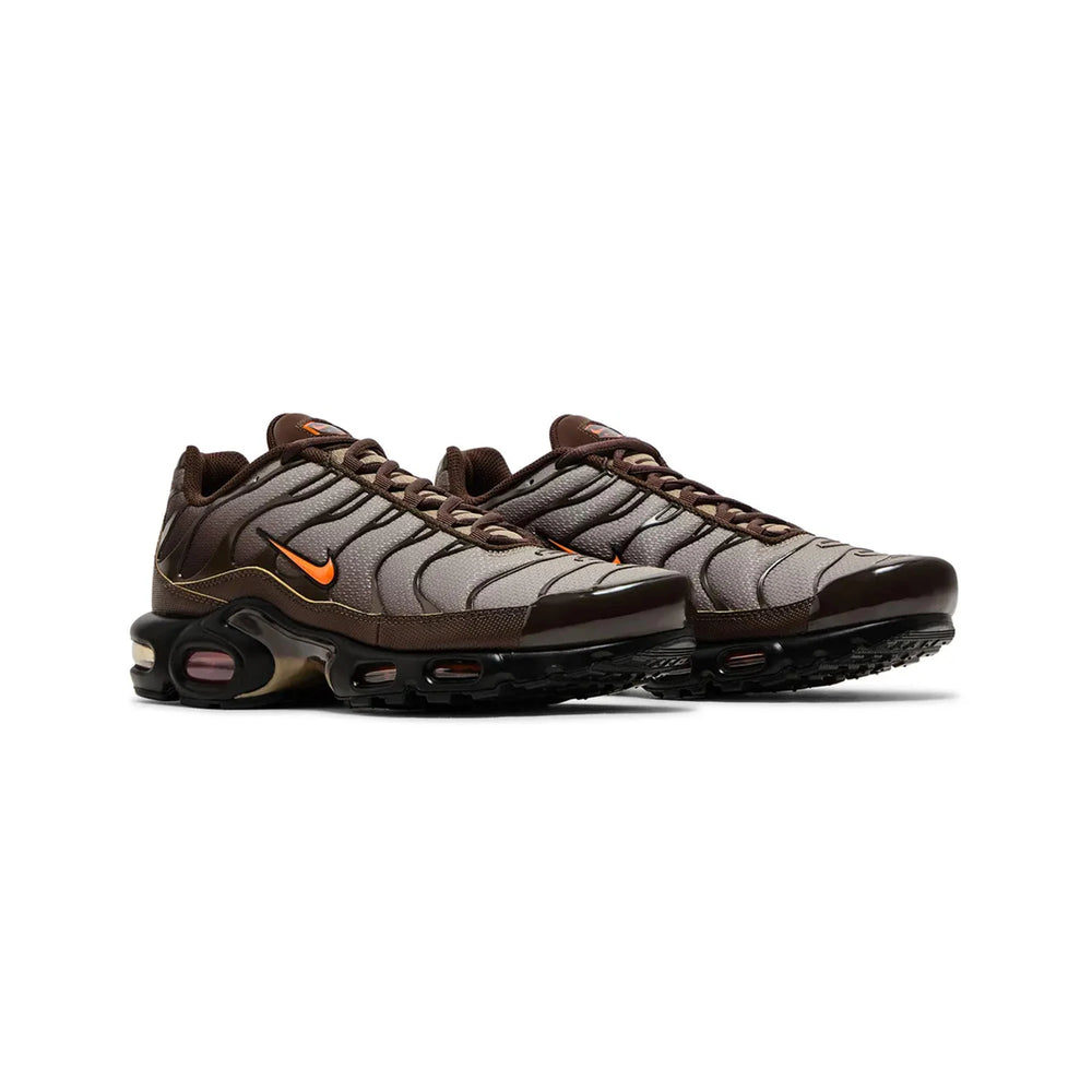 nike_air_max_plus_tn_baroque_brown_safety_orange_2025_2