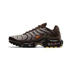 nike_air_max_plus_tn_baroque_brown_safety_orange_2025_3