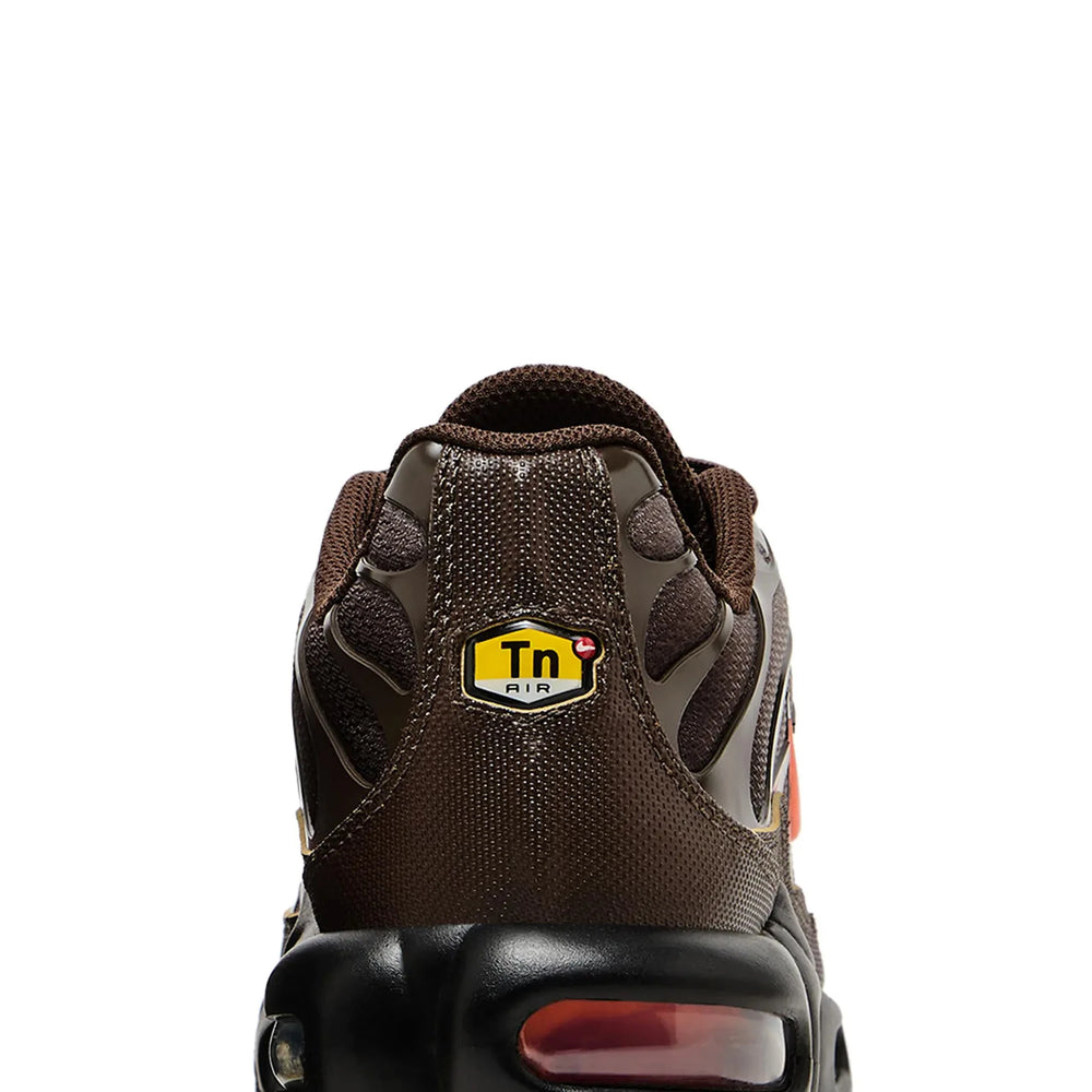 nike_air_max_plus_tn_baroque_brown_safety_orange_2025_7