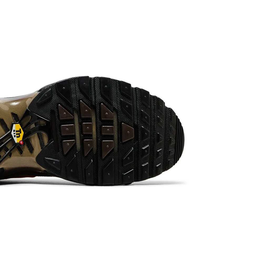 nike_air_max_plus_tn_baroque_brown_safety_orange_2025_8