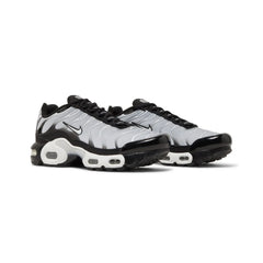 nike_air_max_plus_black_metallic_silver_white_gs_2022_2