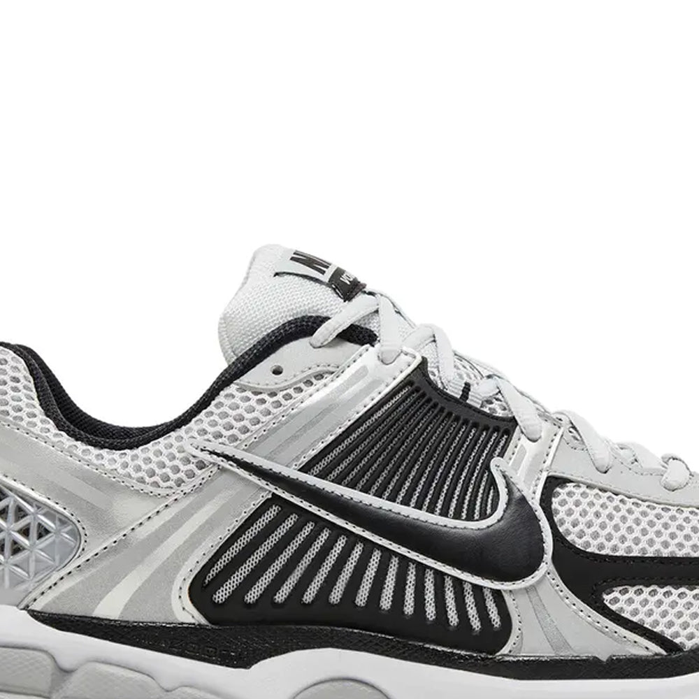 Nike-Air-Zoom-Vomero-5-Metallic-Silver-Black-6