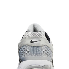 Nike-Air-Zoom-Vomero-5-Metallic-Silver-Black-7