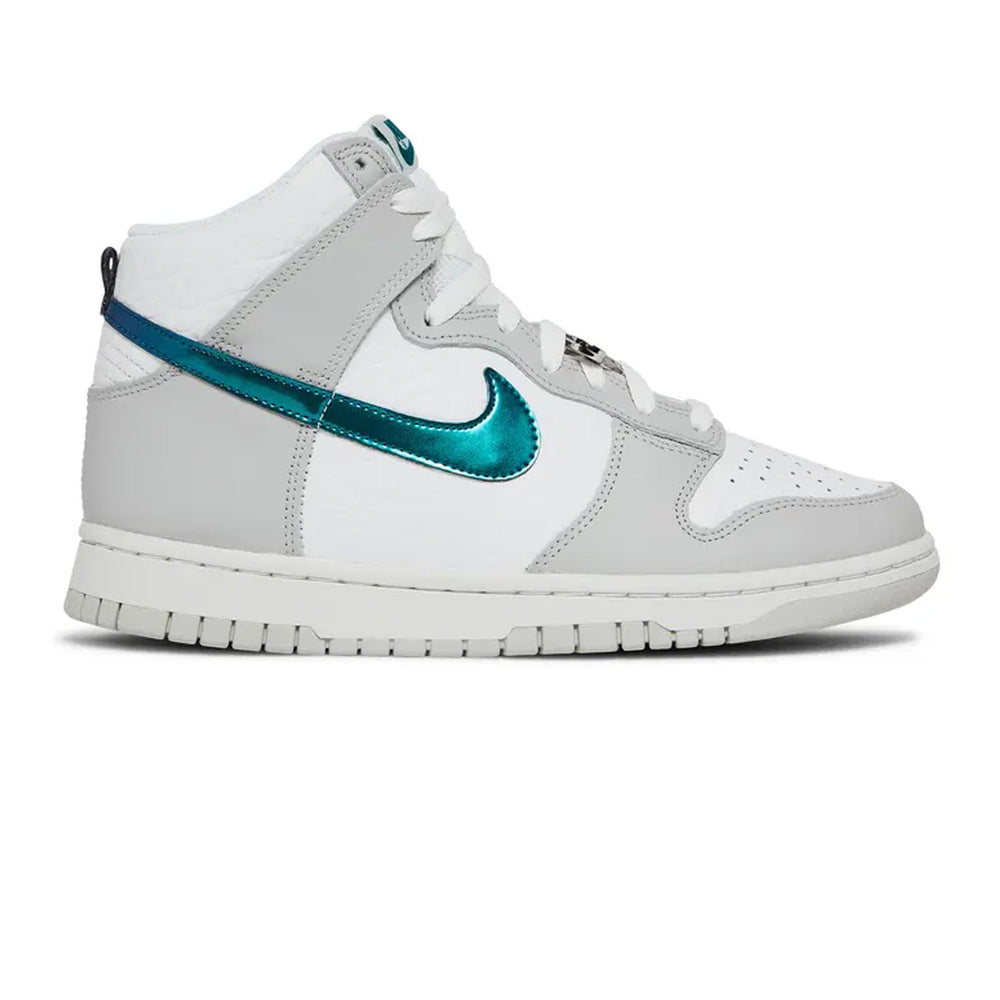 Nike-Dunk-High-‘FLS’-W-(2022)-1