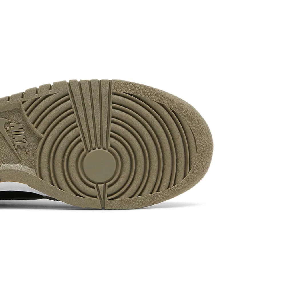 Nike-Dunk-High-‘Moon-Fossil’-W-(2021)-6