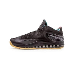 Nike-LeBron-11-Low-Black-Gum-2014-3