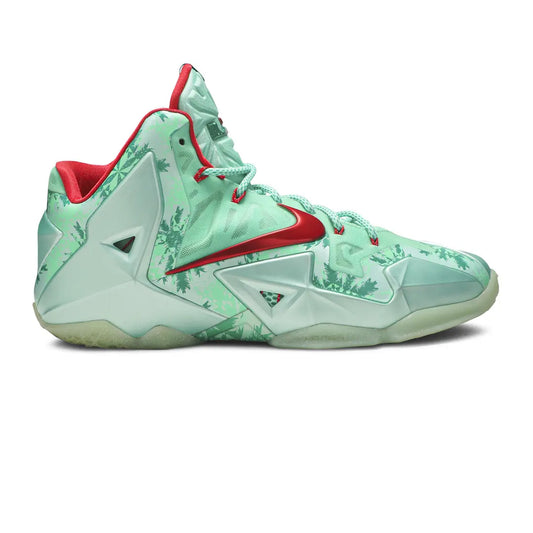 Nike-LeBron-11-‘Christmas’-(2013)-1