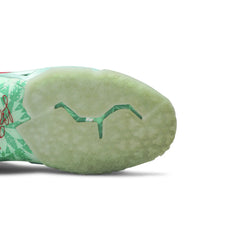 Nike-LeBron-11-‘Christmas’-(2013)-8