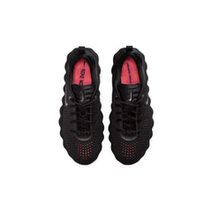 nike_mind_002_black_hyper_crimson_2026_4