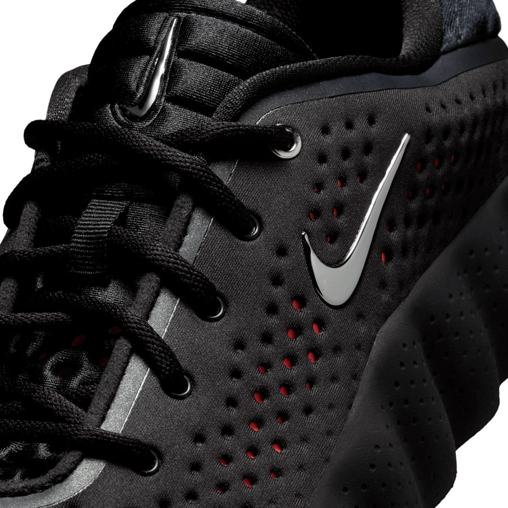 nike_mind_002_black_hyper_crimson_2026_7