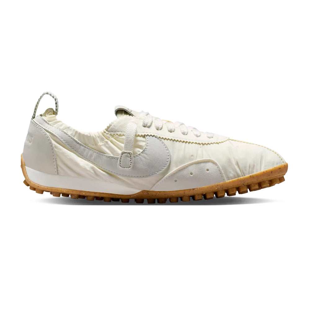nike_moon_shoe_sp_jacquemus_soft_pearl_womens_2026_1