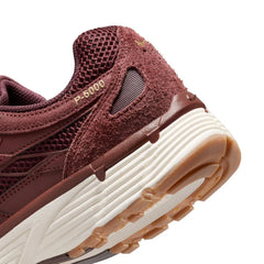 Nike-P-6000-SE-Dark-Pony-Metallic-Gold-8