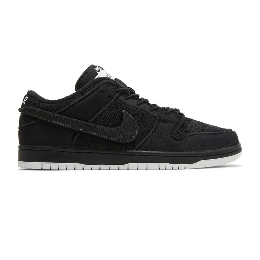 Nike-SB-Dunk-Low-X-Gnarhunters-Black-2022-1