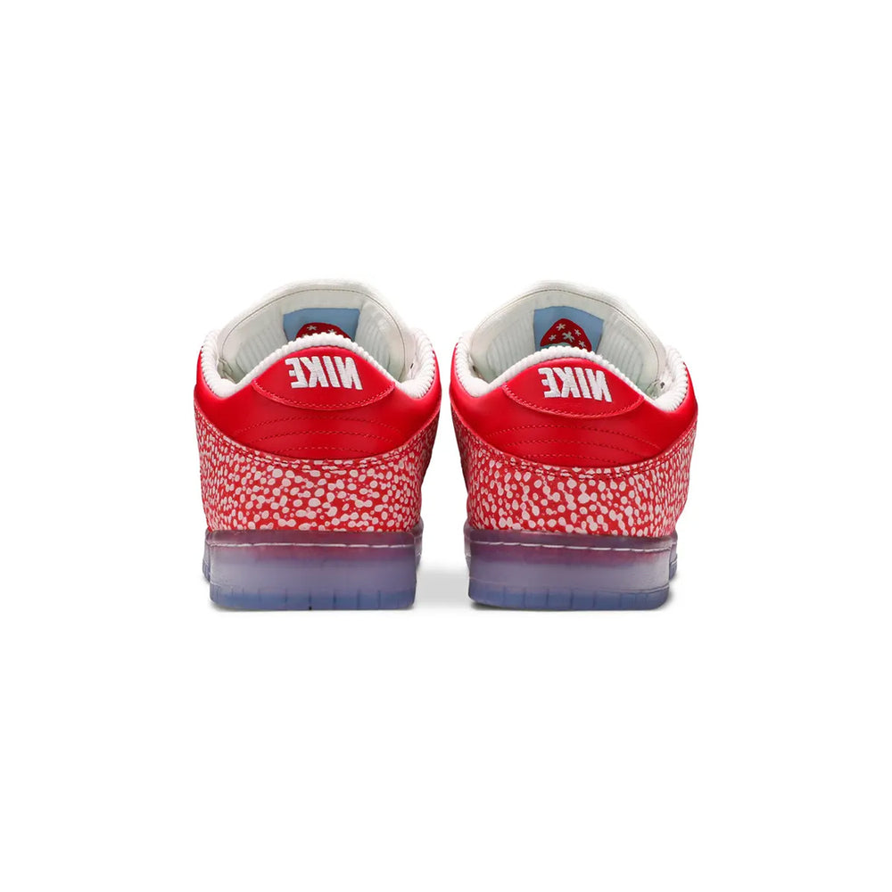Nike-SB-Dunk-Low-‘Stingwater-Magic-Mushroom’-(2021)-4