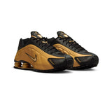 nike_shox_r4_metallic_gold_black_2025_1