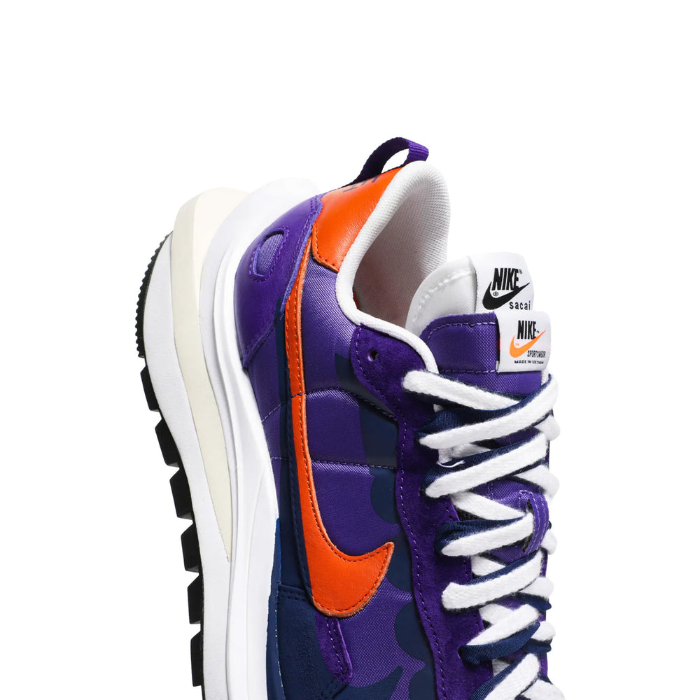 Nike-Vaporwaffle-x-Sacai-‘Dark-Iris’-side-close-up-2