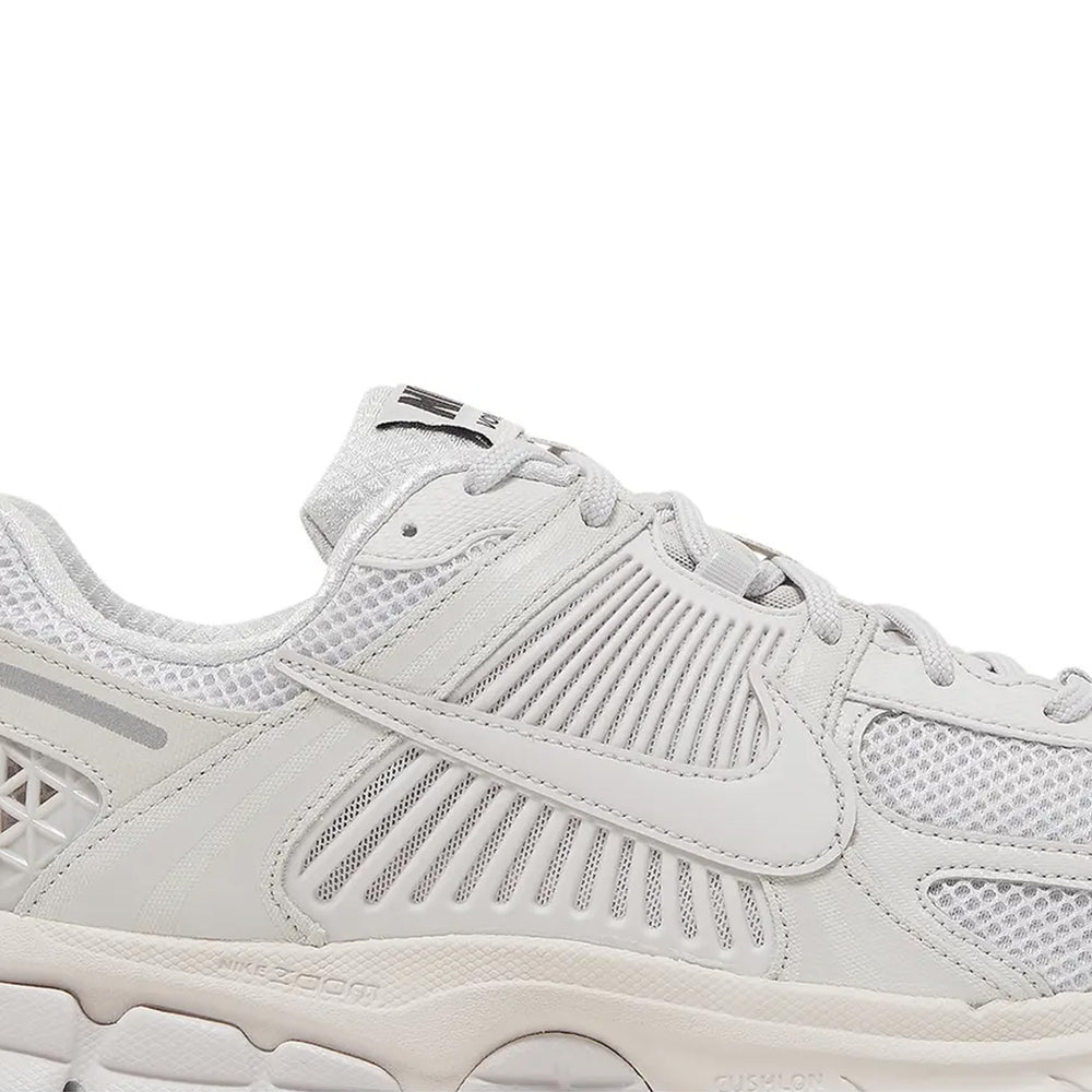Nike-Zoom-Vomero-5-SP-‘Vast-Grey’-(2022)-7