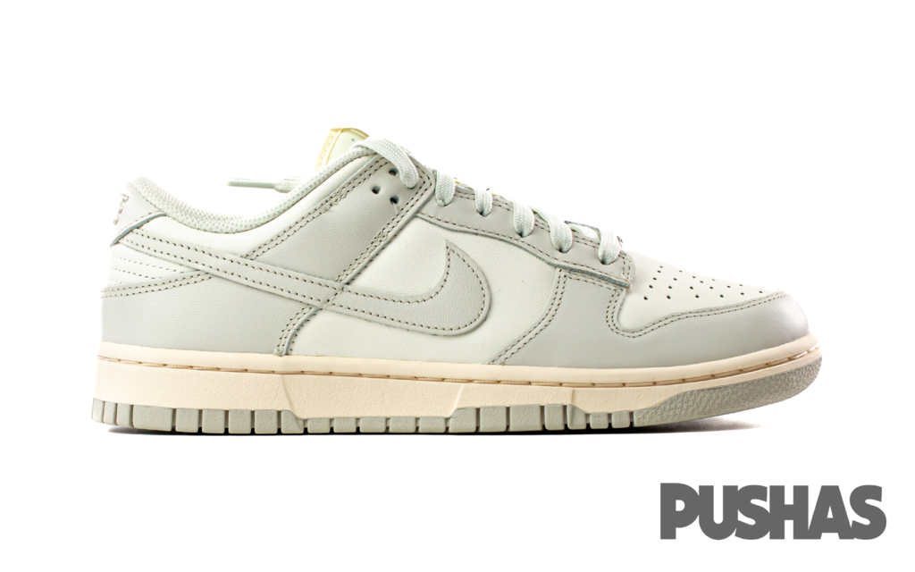 Dunk Low 'Light Bone' W