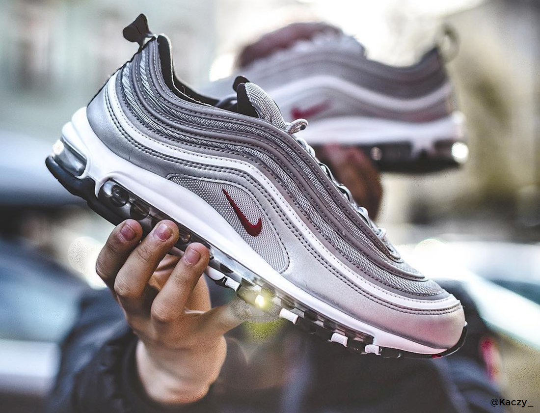 Sneaker top consignment shop