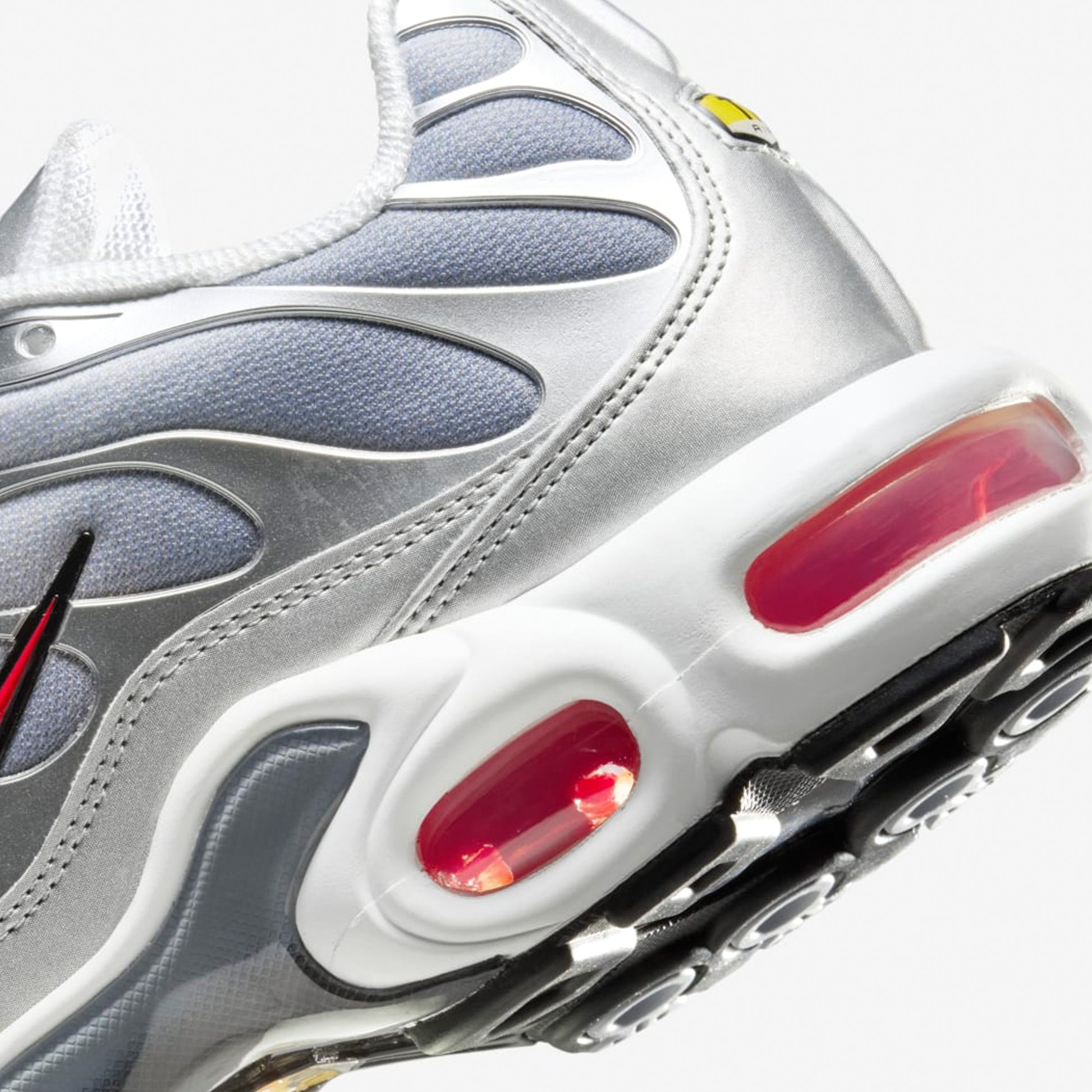 Nike Air Max Plus TN Silver Bullet W 2024 PUSHAS