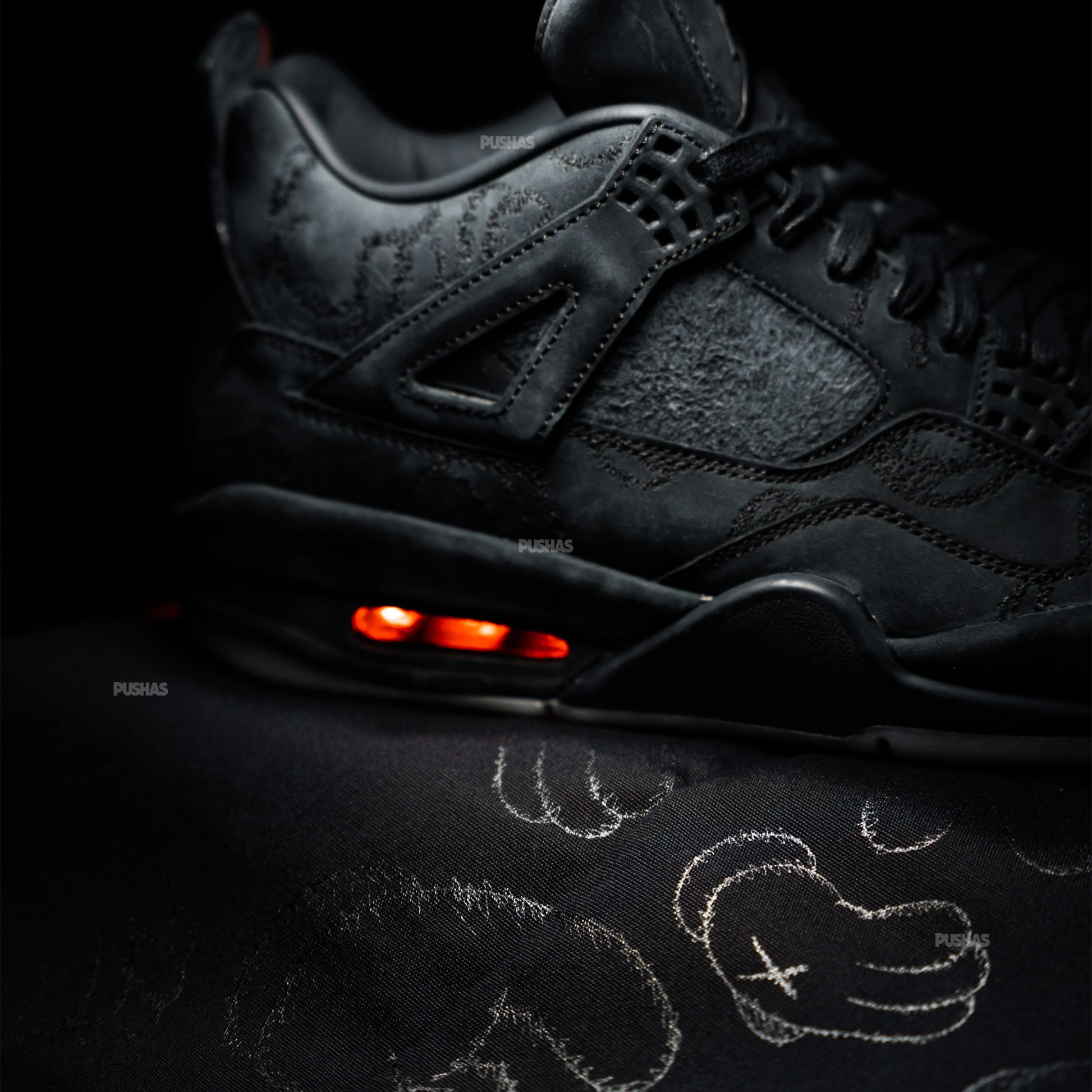 Air Jordan 4 Retro Kaws Black 2017 PUSHAS