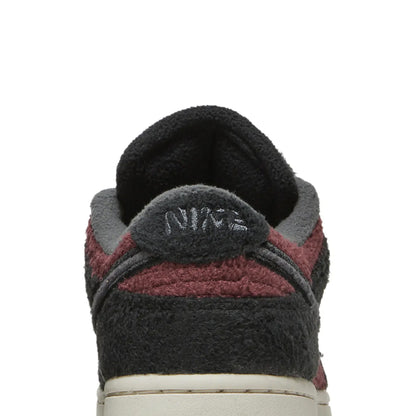 Dunk Low SE 'Fleece Pack Burgundy Crush' W (2022)