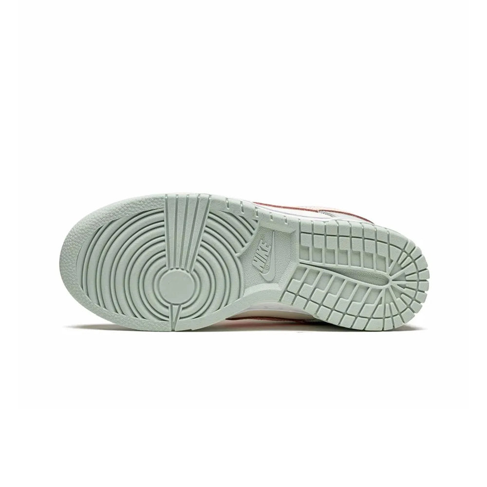 dunk_low_barely_green_w_8