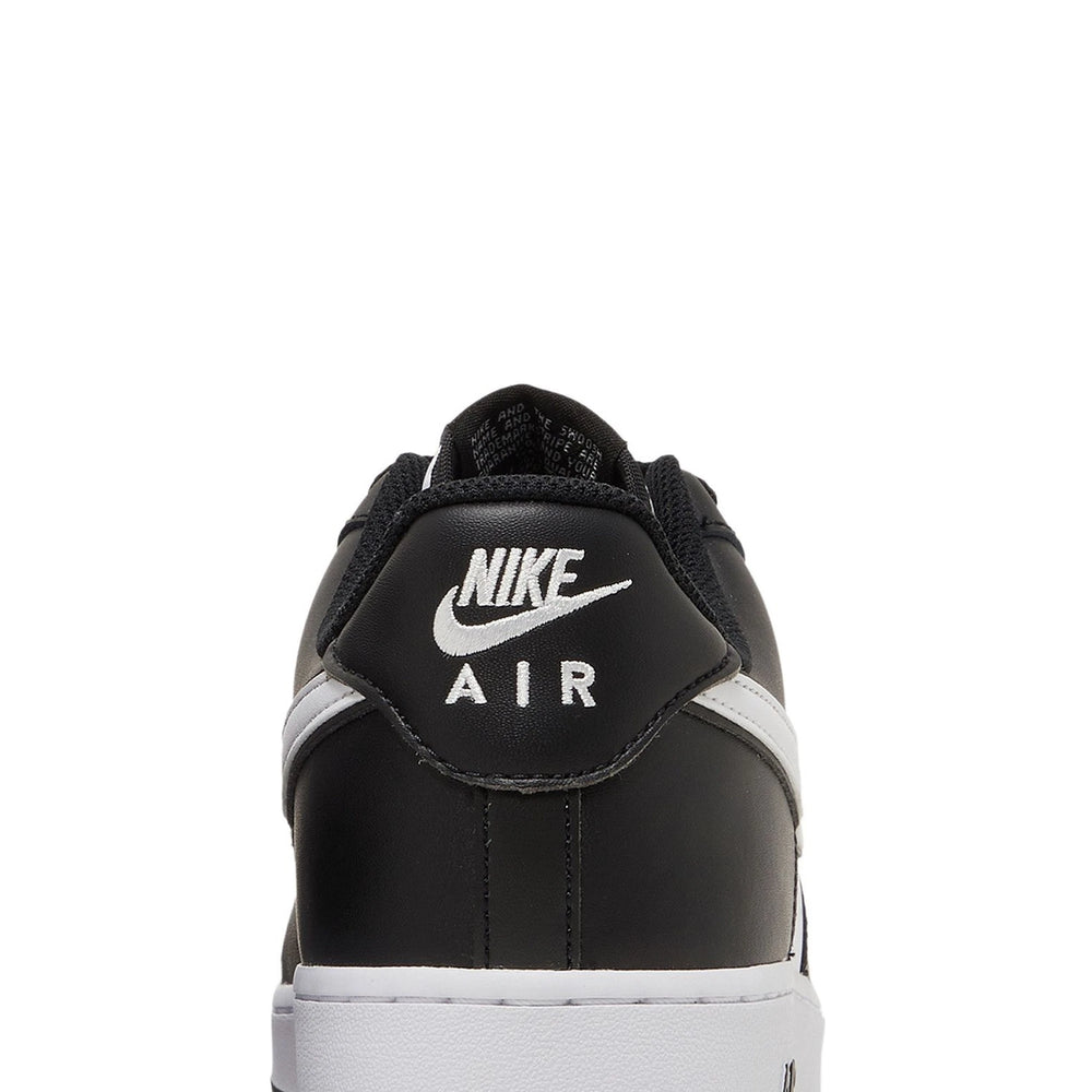 nike_air_force_1_low_07_white_swoosh_panda_2023_17