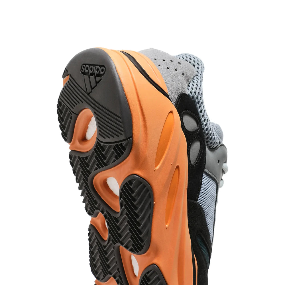 yeezy_700_wash_orange_2021_8