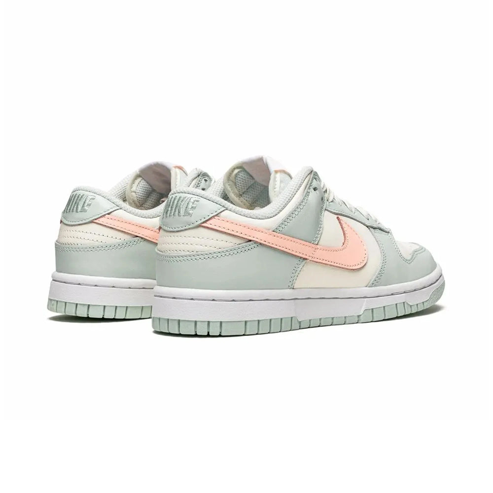 dunk_low_barely_green_w_5