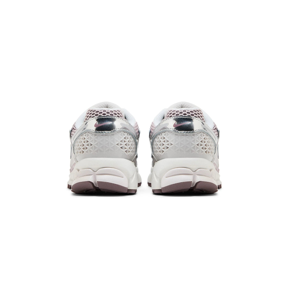 nike_zoom_vomero_5_sail_light_orewood_brown_w_2023_12