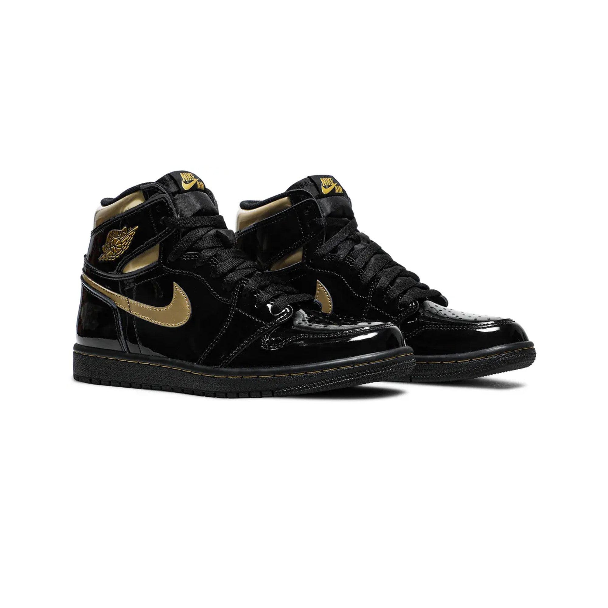 Air-Jordan-1-High-‘Black-Metallic-Gold’-front-side