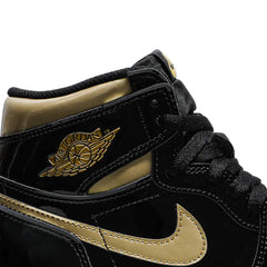 Air-Jordan-1-High-‘Black-Metallic-Gold’-side-close-up