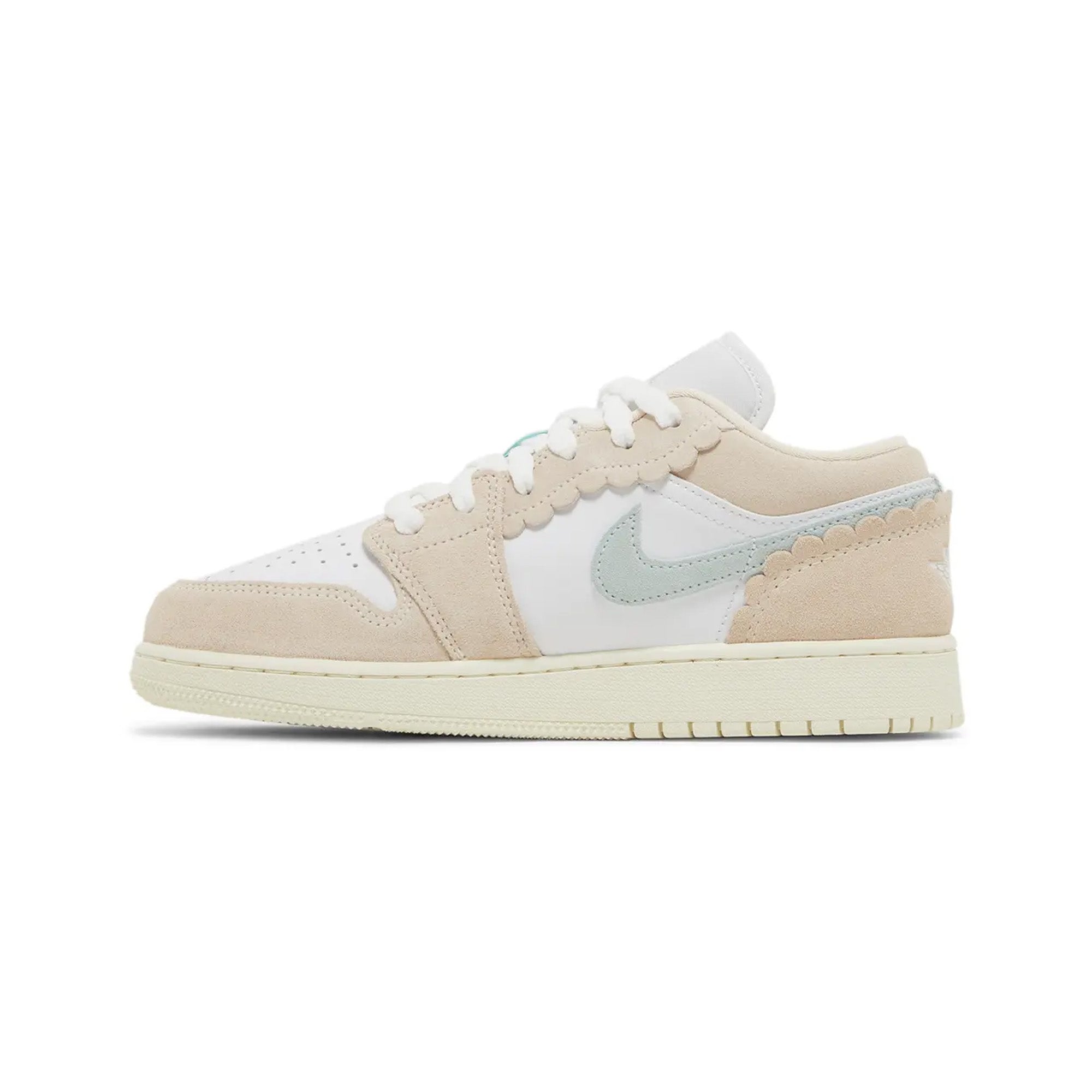 Air-Jordan-1-Low-SE-‘Scalloped-Edge-Guava-Ice’-GS-(2023)-3