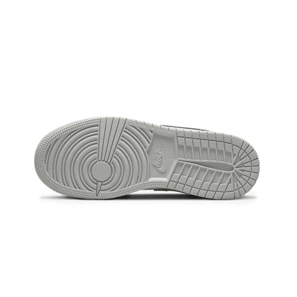 air_jordan_1_low_shadow_toe_gs_2022_11