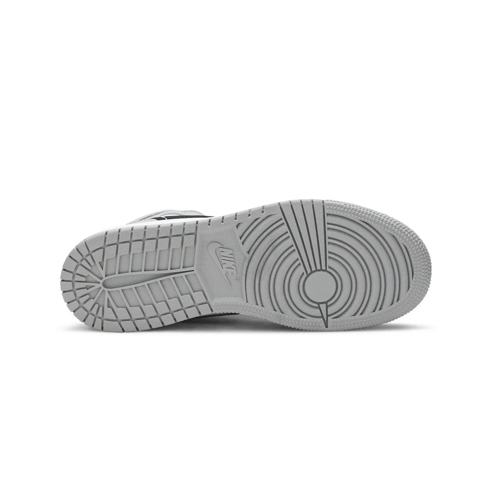 Air-Jordan-1-Mid-‘Smoke-Grey’-GS-sole